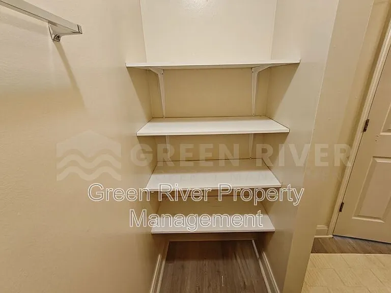 3107 Zeyno Dr — Photo 29