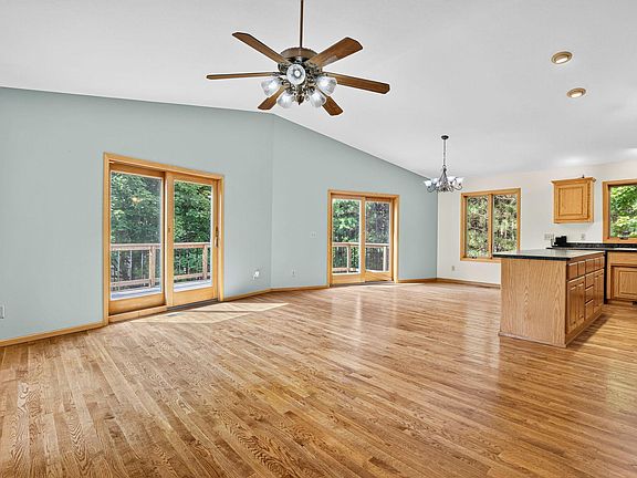 4th image of 2161 Goose Lake Rd