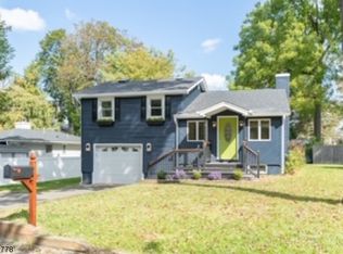 3 Hickory Tree Ln, Sparta, NJ 07871