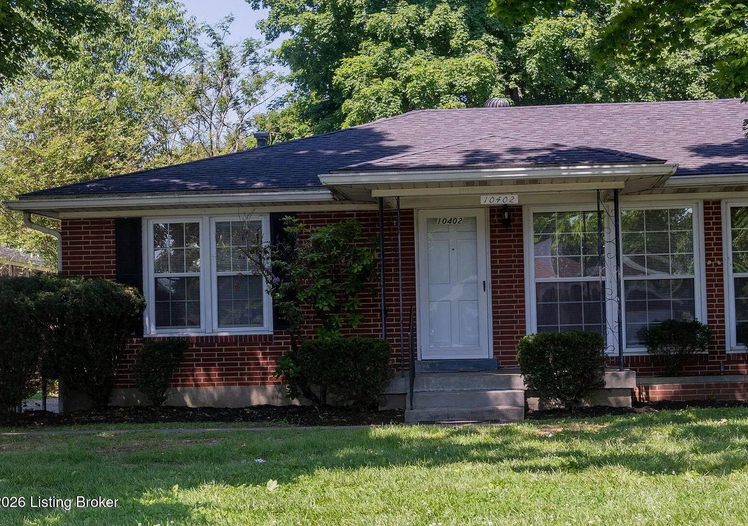 2 bed, 1.0 bath, 900 sqft, $1,100 — Photo 1