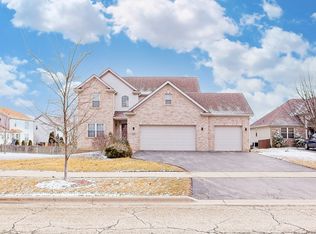 415 Prairie Ridge Dr, Winthrop Harbor, IL 60096