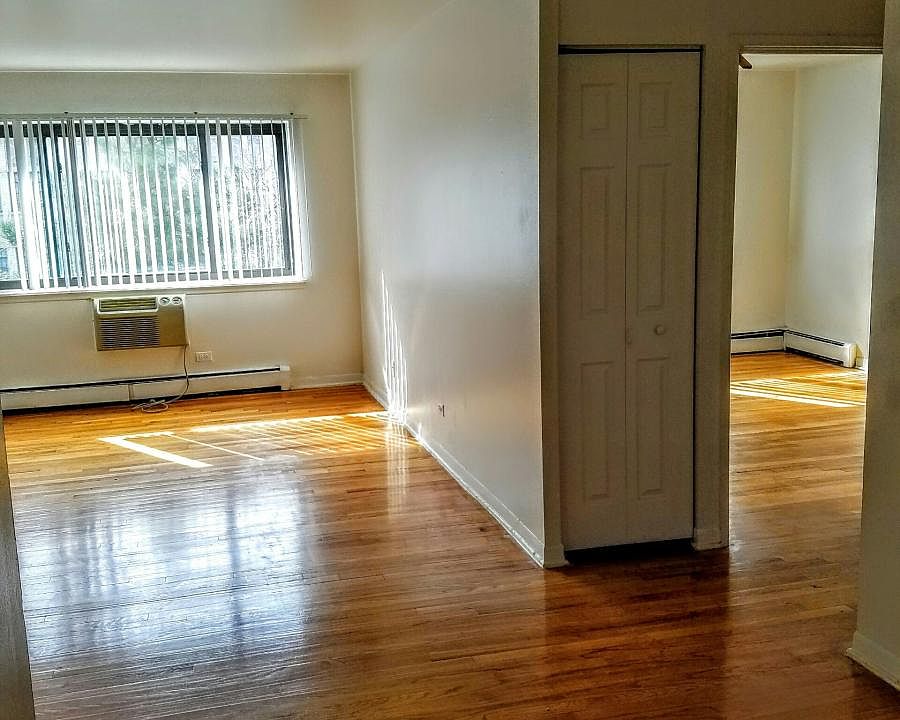 1st image of 5833 N Kenmore Ave APT 302