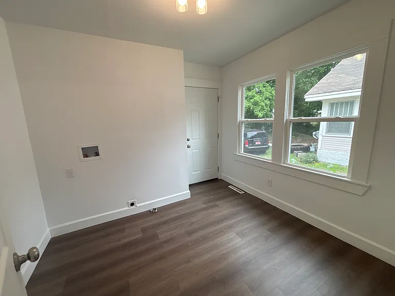 109 E St NW — Photo 15