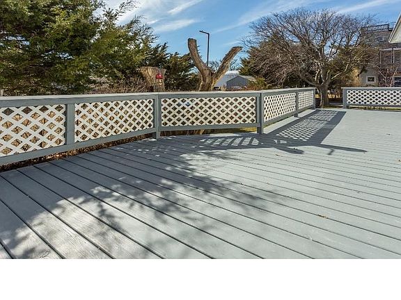 Expansive Deck