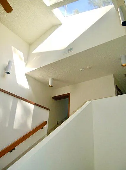 7030 NE Dolphin Dr — Photo 1