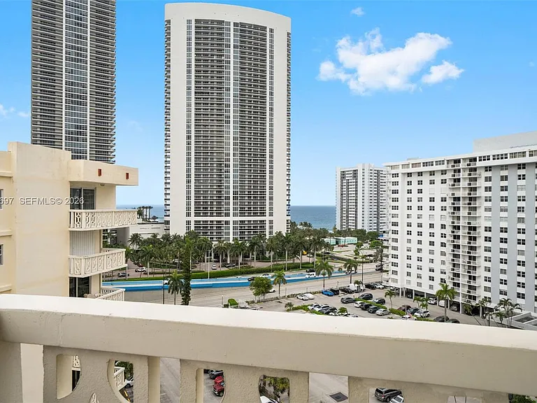 1817 S Ocean Dr #Penthouse 28 — Photo 25