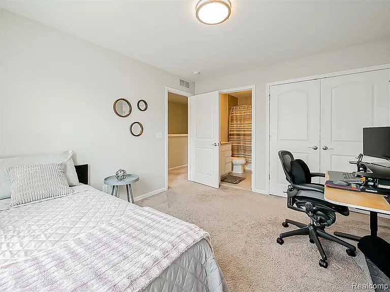 47707 Alden Ter N — Photo 17