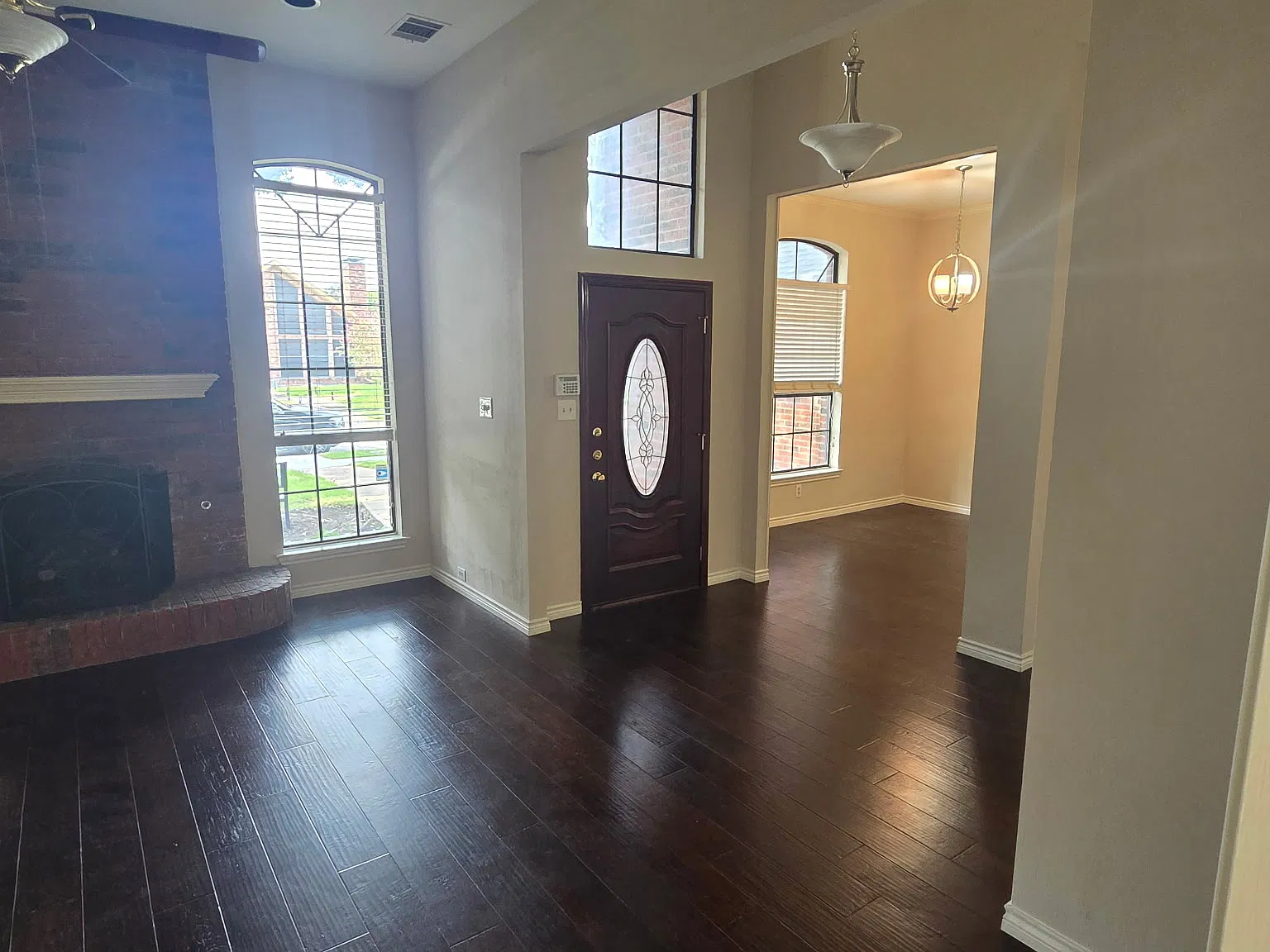3 bed, 1888 sqft, $2,695 — Photo 2