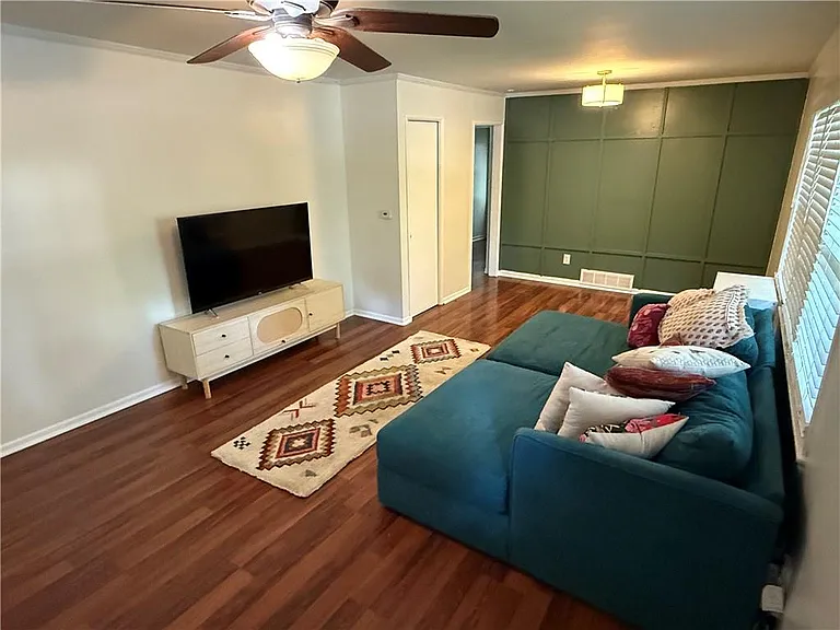 7680 Rainbow Dr — Photo 2