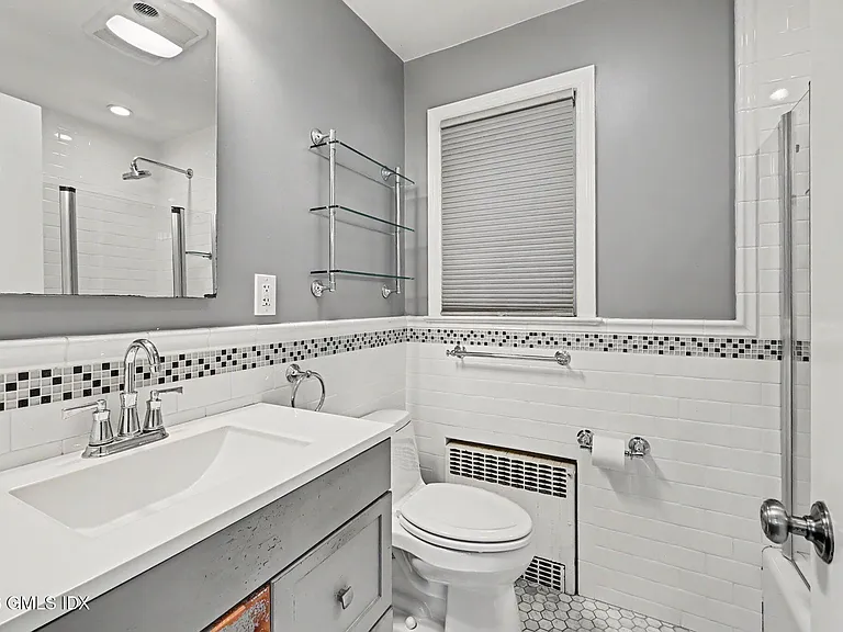 20 Meyer Pl — Photo 16