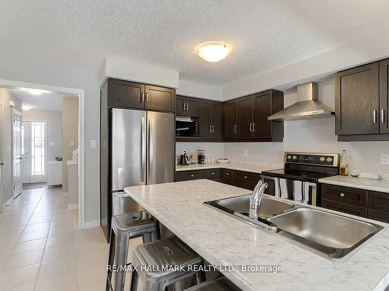 75 John Brabson Cres — Photo 8
