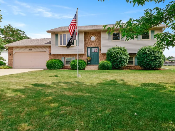 302 Elkwood Ct, Valparaiso, IN 46383