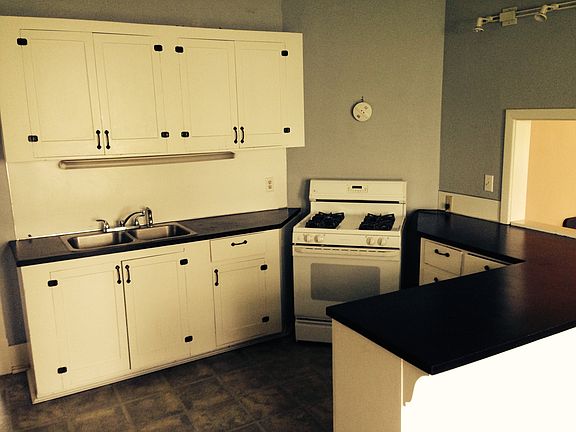 5th image of 617 Erie St SE #1