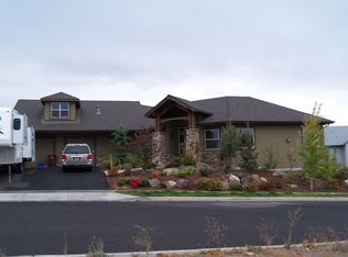 4156 SW Salmon Pl, Redmond, OR 97756