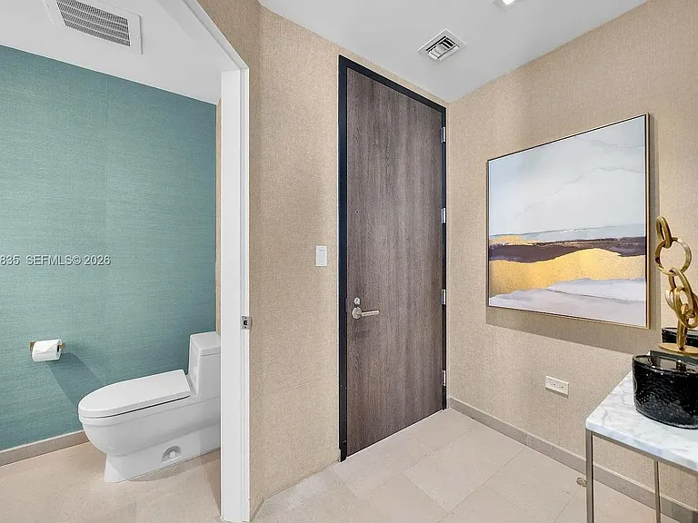 88 SW 7th St #1212 — Photo 14