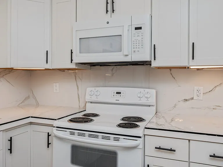 1416 Palm Blvd S — Photo 16