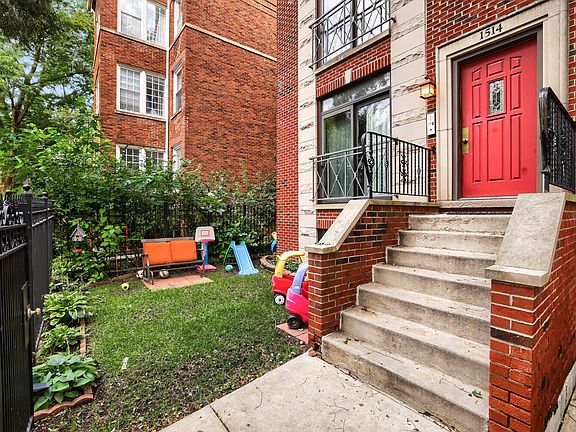 2nd image of 1514 W Victoria St #2