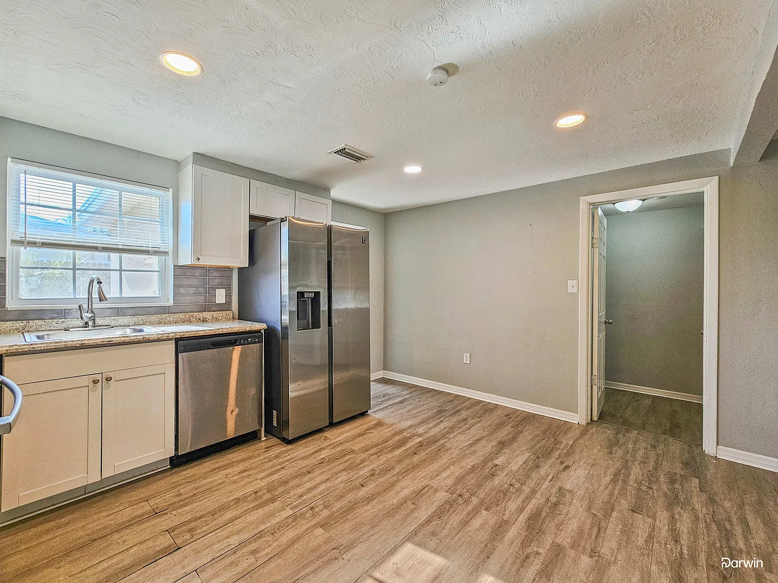 3 bed, 1.0 bath, 1428 sqft, $1,750 — Photo 4