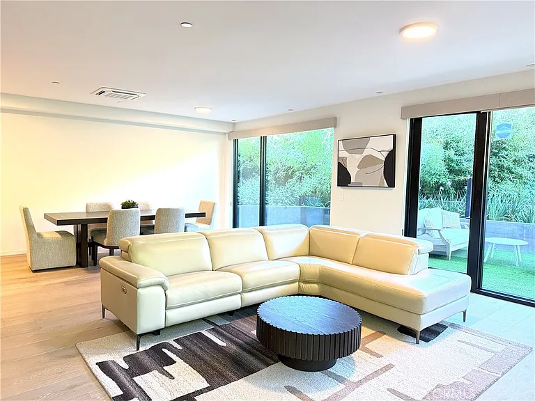 1618 Hilts Ave #103 — Photo 3