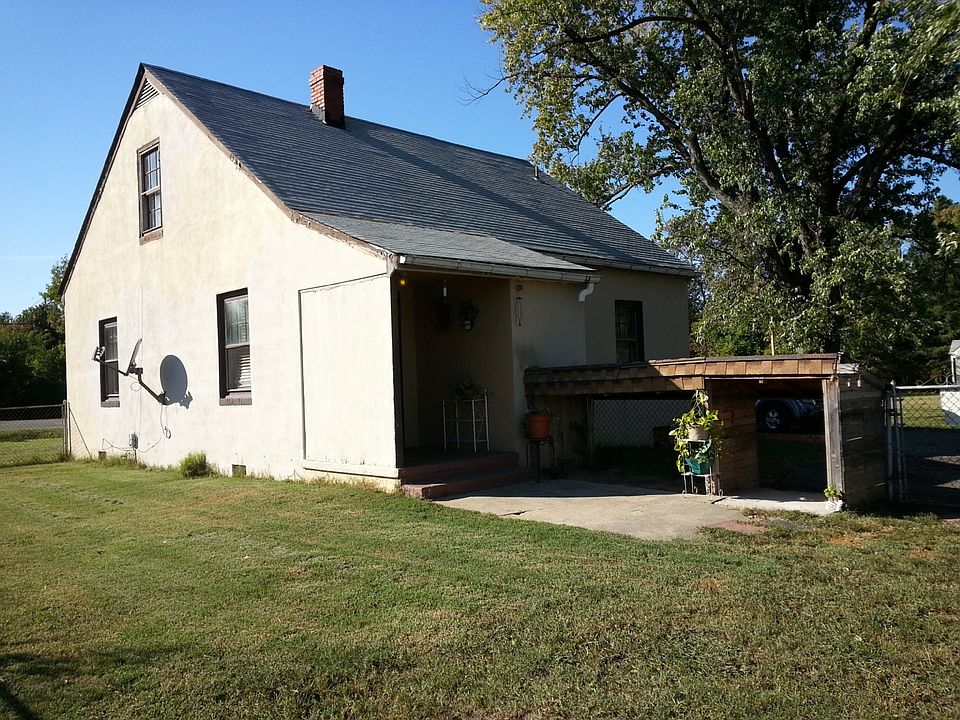 2nd image of 717 N Washington Hwy