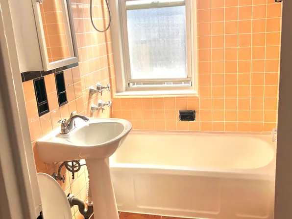 1900 Quentin Road image 17 of 17