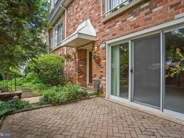 3865 Persimmon Cir, Fairfax, VA 22031