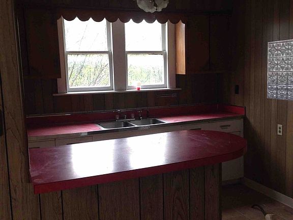 devils den 4-15.JPG 1