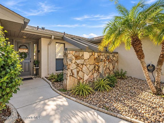 4th image of 4108 Daisy Dr