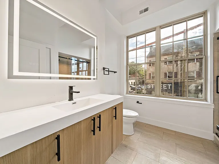 Wood Street Lofts — Photo 47
