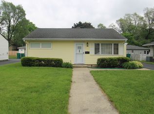 902 Plaza Dr, Joliet, IL 60435