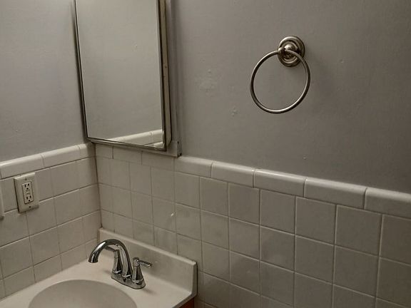 2nd image of 1808 Cowart St APT E