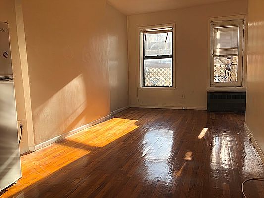 1st image of 250 W 72nd St APT 4B