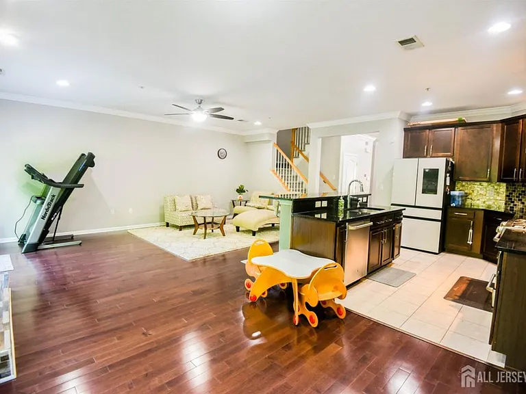 122 Morgan Way — Photo 10