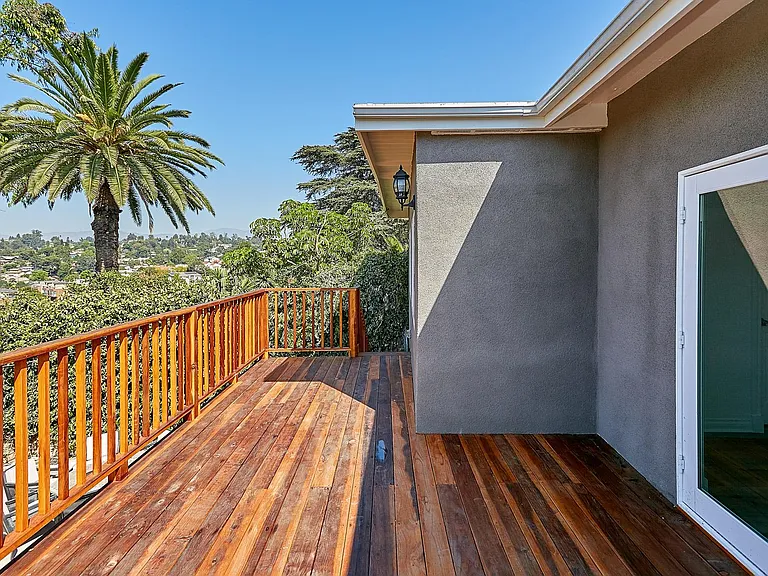 1603 Sargent Pl — Photo 3