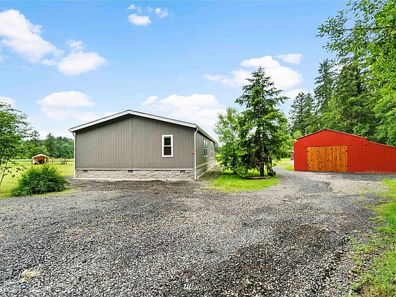 There's plenty of parking for auto's, equipment and RV's here!