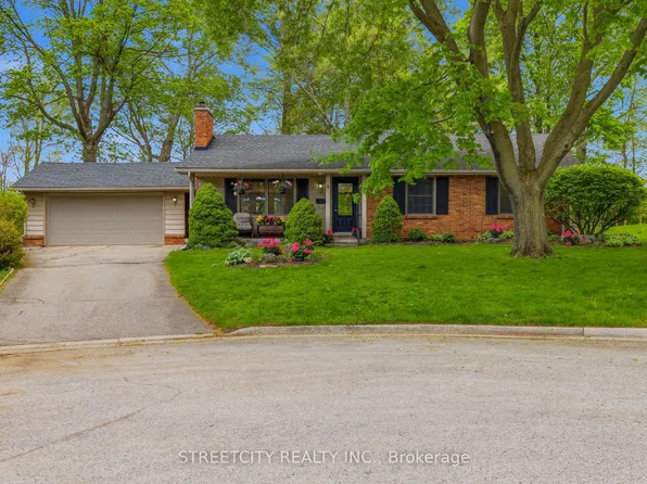 4 Briarhill Pl, London, ON N5Y 1P7