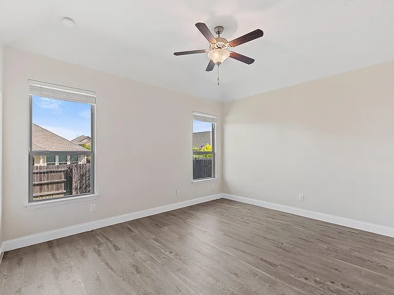 2517 Auburn Chestnut Ln — Photo 10