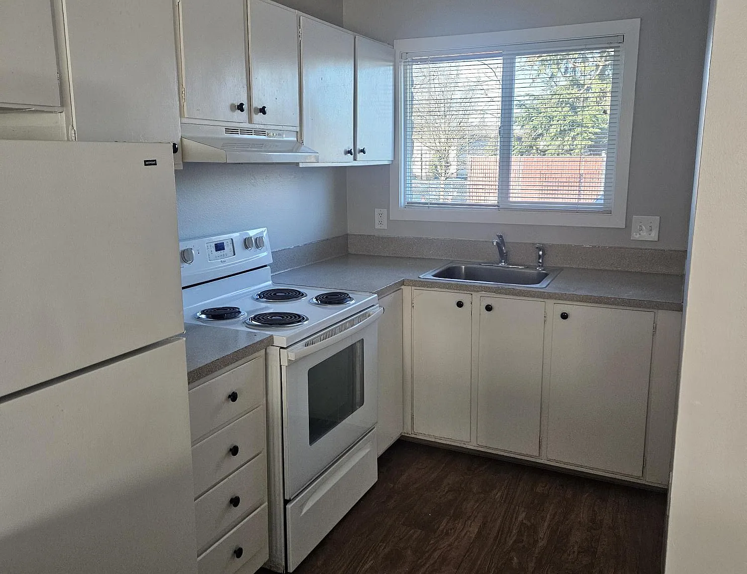 The Brigadoon 4210 NE Cully Blvd — Photo 2