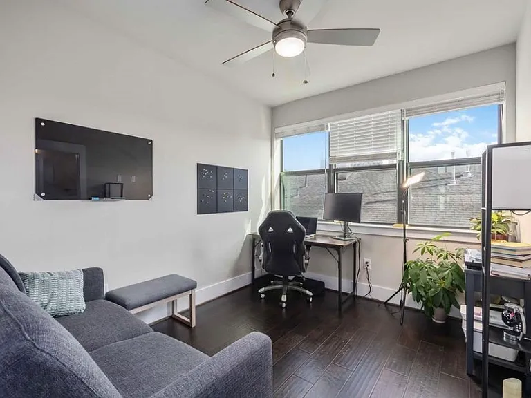 2401 Crawford St — Photo 13