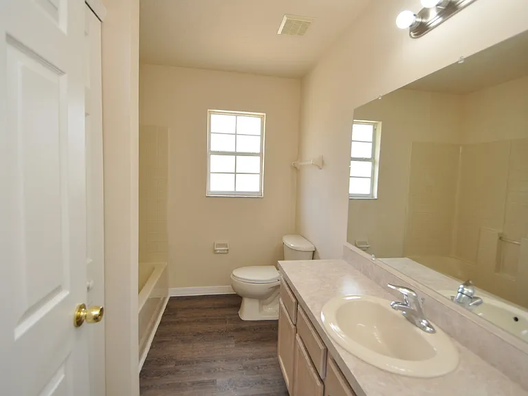 5 Wells Pl #A — Photo 28