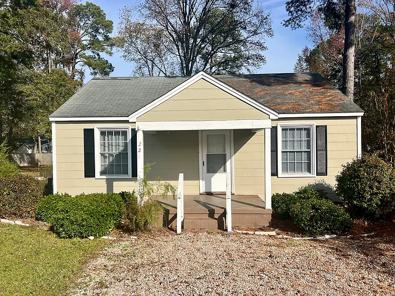 221 Mae Byrd Rd — Photo 2