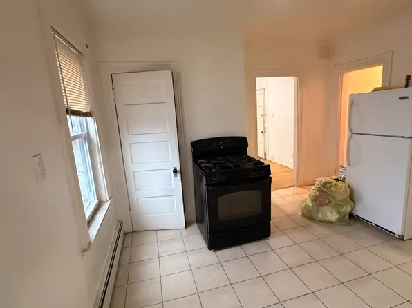 20 Enfield St, Worcester, MA