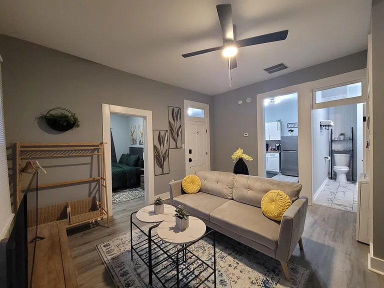 2818 N Capitol Ave #3 — Photo 8