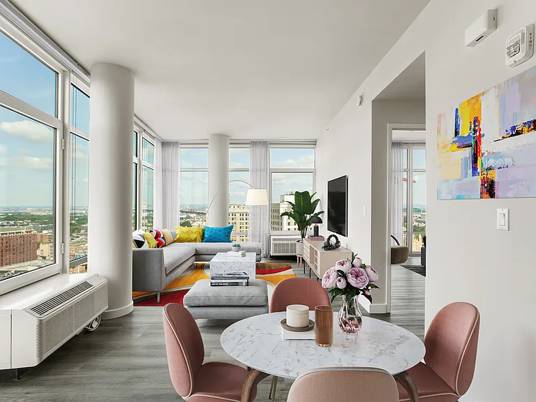413 Summit — Photo 14