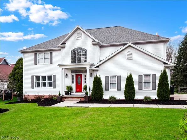 900 Rock Creek Dr, Aurora, OH 44202