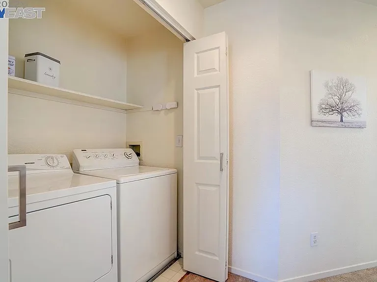 203 Swan Ct #203 — Photo 14