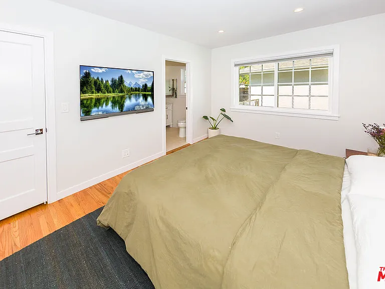 4182 Jackson Ave — Photo 10