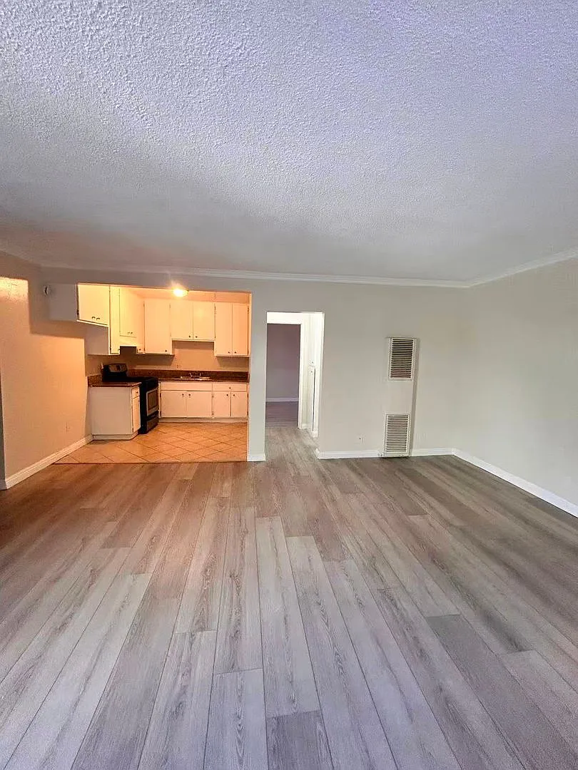 Greenview Properties 7642 Vineland — Photo 1