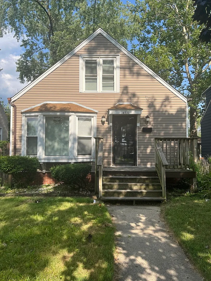 3 bed, 1.5 bath, $2,200 — Photo 1