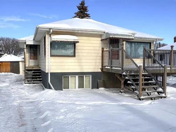 1106 S 2nd Ave, Wainwright, AB T9W 1K7